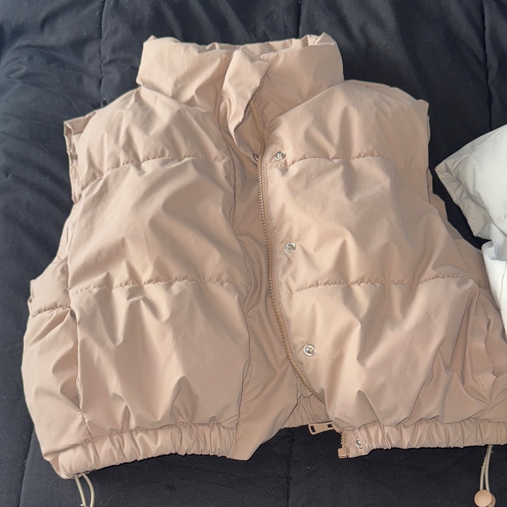 Windsor Set of 2 Puffer crop vest